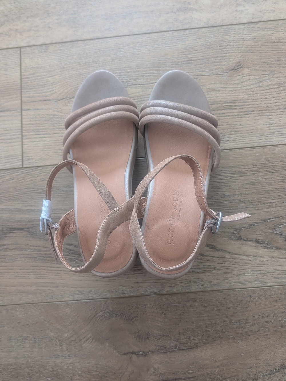 Gentle Souls Womens Tan Strappy Slingback Sandals - Picture 5 of 12